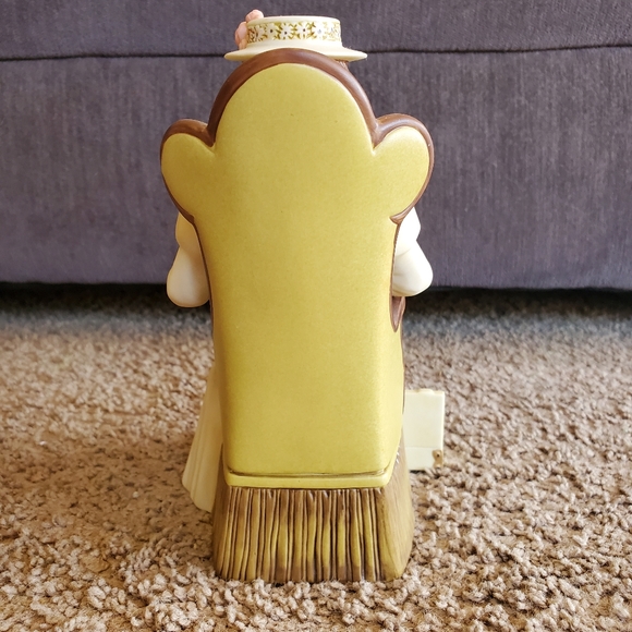 AVON 2011 Mrs Albee - Picture 2 of 10